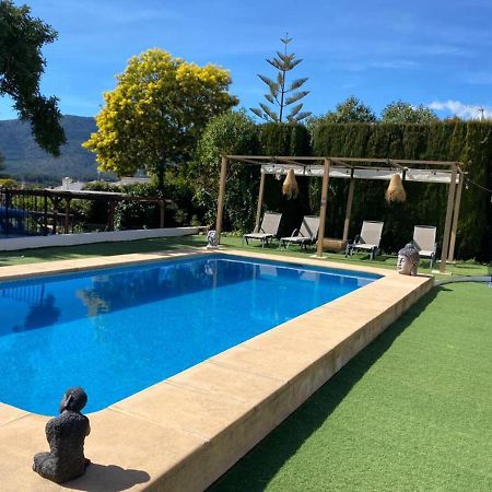 Lovely 2 Bed Apartment In Alcalalí Buitenkant foto