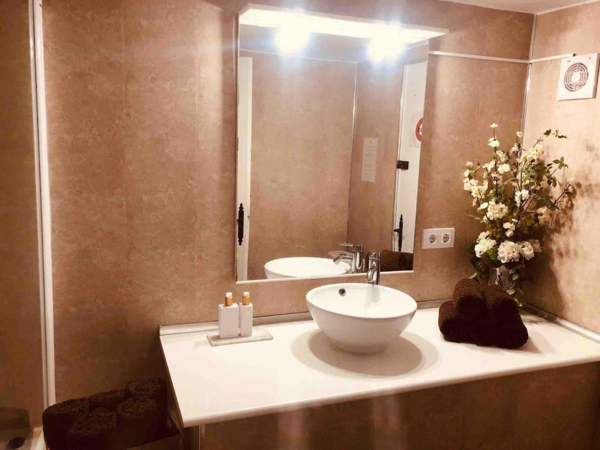 Lovely 2 Bed Apartment In Alcalalí Buitenkant foto