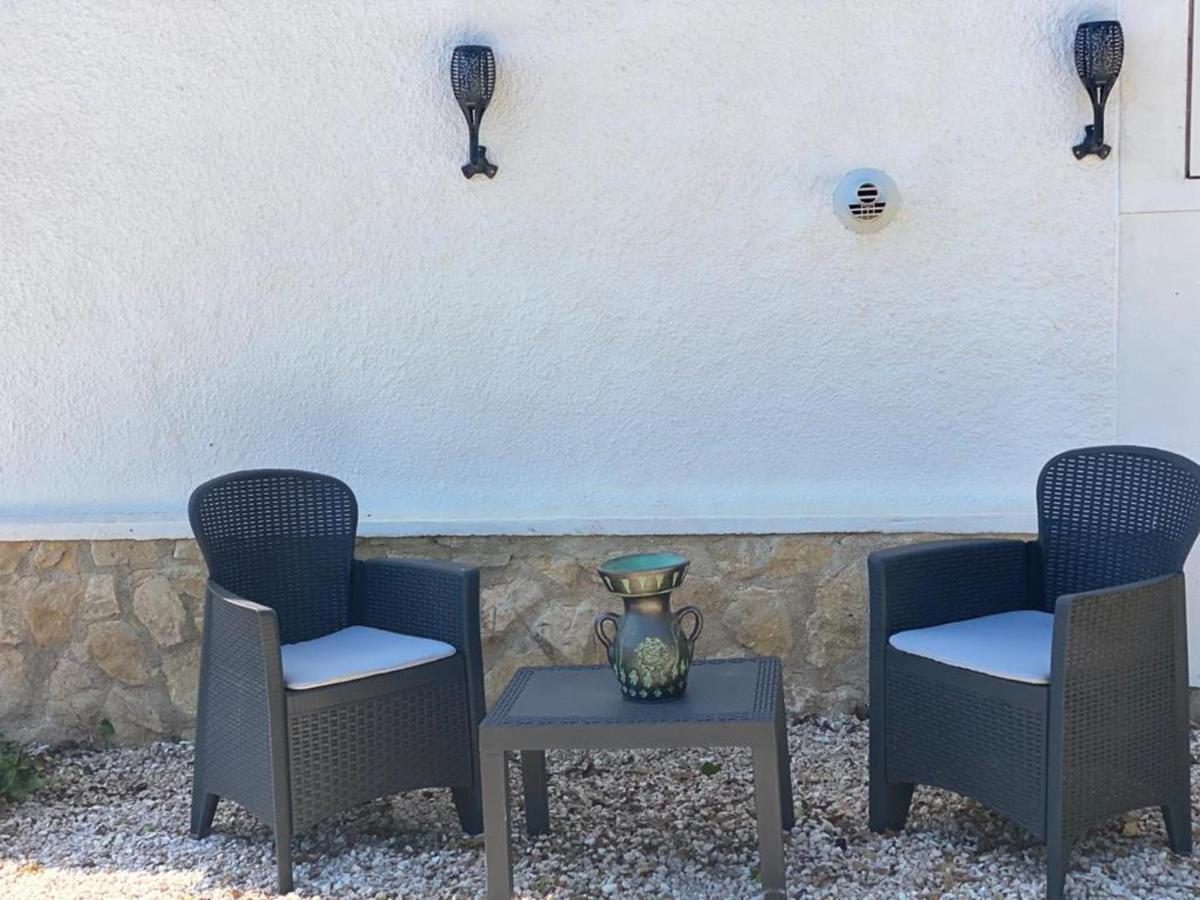 Lovely 2 Bed Apartment In Alcalalí Buitenkant foto